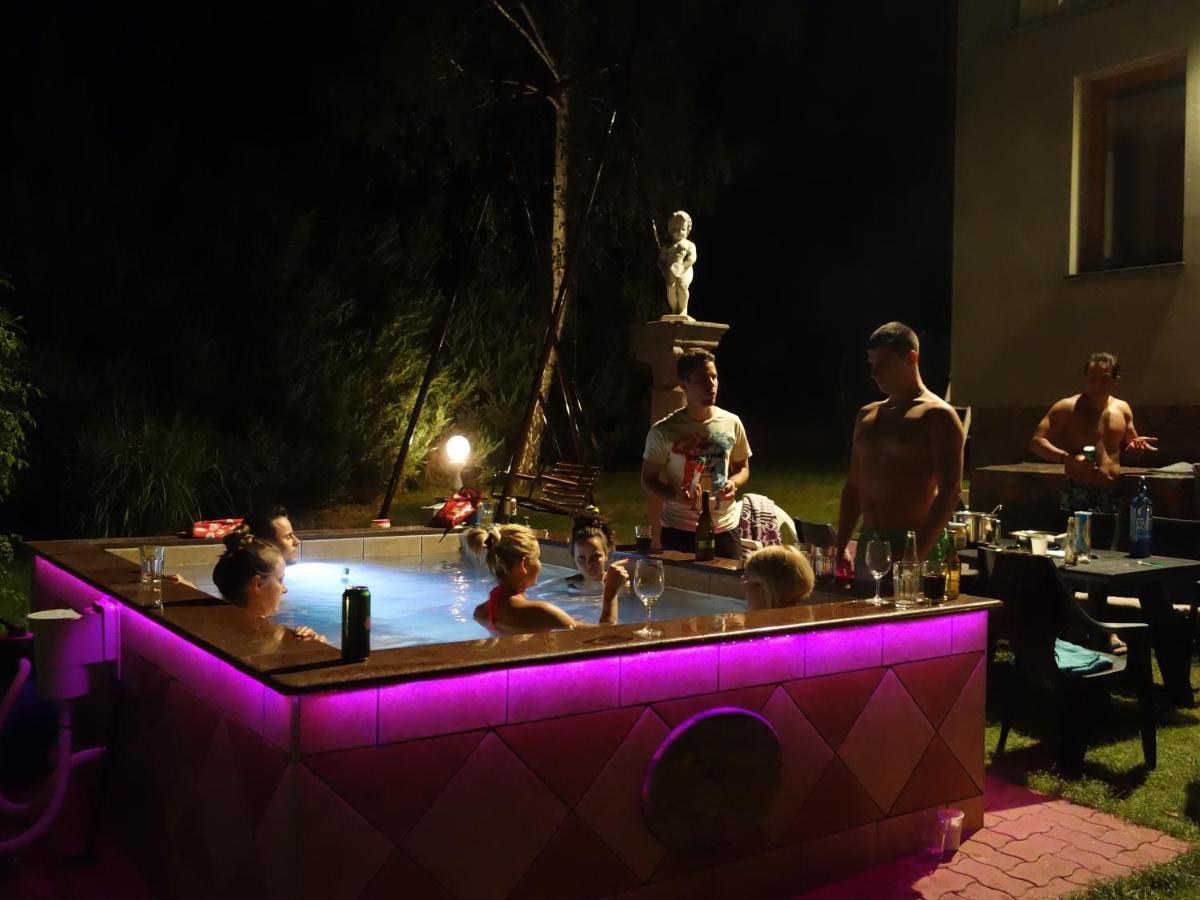 فيلا Pilis Hills View Deluxe House With Pool & Ac Near Bp Pilisszentivan المظهر الخارجي الصورة